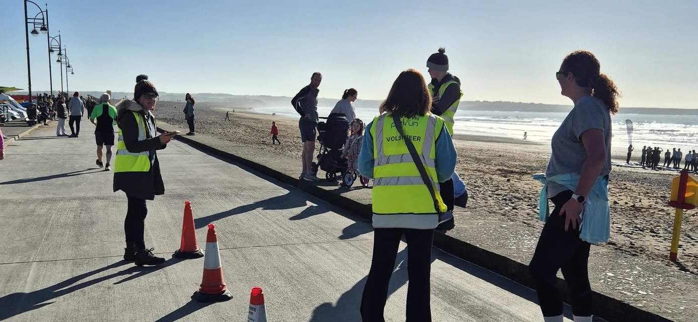 parkrun Ireland and Clean Coasts team up to champion #2MinuteBeachClean ...