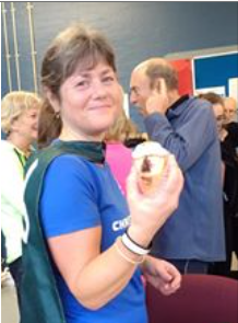 Louise_250_With_Cake_oops_Cape